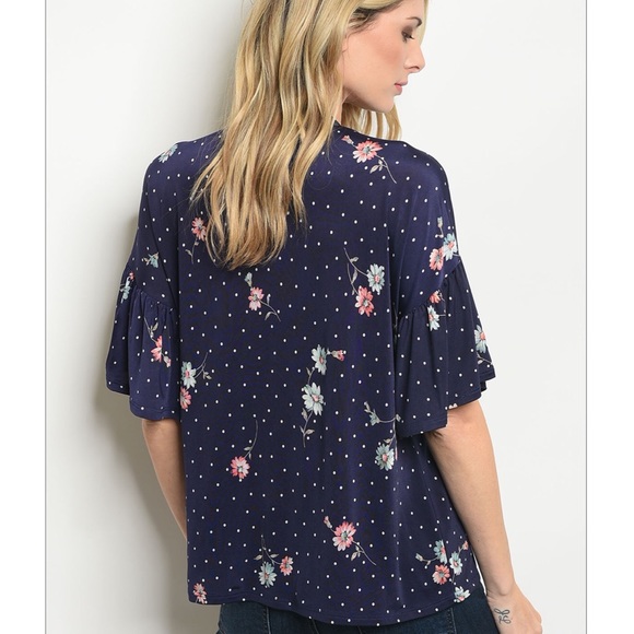 Les amis floral top🙂 - Picture 2 of 2